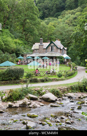 National Trusts 19 c Watersmeet Haus, Gärten und Teestuben am Ufer des Flusses im Osten Lyn Watersmeet. Teil des Exmoor National Park Stockfoto