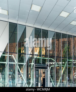 Emporio Armani store, Neubaugebietes Spinningfields entfernt Square, Manchester, England. Großbritannien Stockfoto