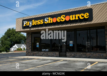 Ein logo Zeichen außerhalb eines geschlossenen Payless ShoeSource Store in Youngstown, Ohio am 12. August 2019. Stockfoto