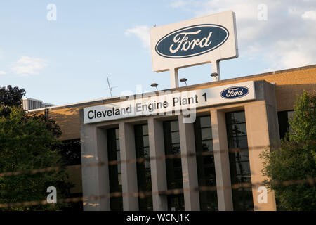 Ein logo Zeichen außerhalb des Ford Cleveland Motorenwerk in Cleveland, Ohio am 12. August 2019. Stockfoto