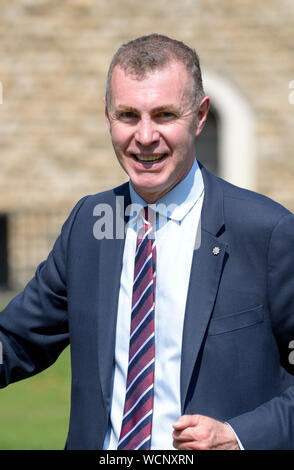 Adam Price MS - Mitglied der Welsh Assembly (Carmarthen East und Dinefwr) und seit 2018 Vorsitzender von Plaid Cymru - College Green, Westminster, August 2019 Stockfoto