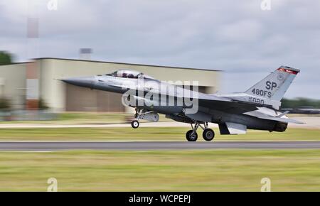 Air Combat Command F-16 Viper demonstration Team durchführen Am2019 Royal International Air Tattoo Stockfoto