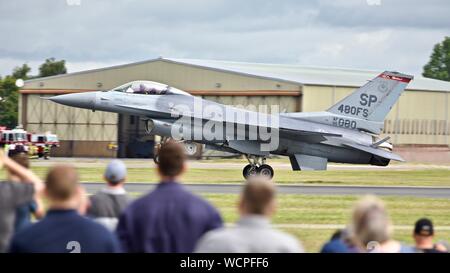 Air Combat Command F-16 Viper demonstration Team durchführen Am2019 Royal International Air Tattoo Stockfoto