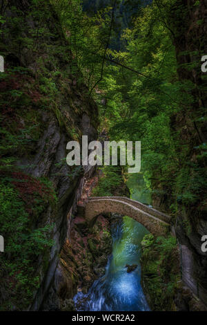 Die alte steinerne Brücke in der Nähe von Saut de Brot, Menzingen, Neuchâtel, Schweiz Stockfoto