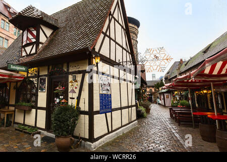 Nürnberg, Deutschland - 24. Dezember 2016: Weihnachtsmarkt street view in Bayern Stockfoto