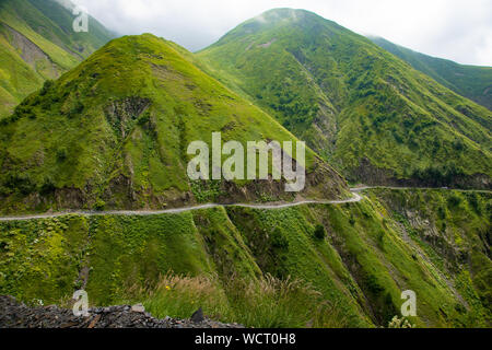 Die gefährlichsten Mountain Road Georgien Tuscheti Stockfoto