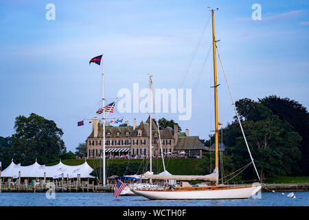 Sonnenuntergang in Newport Rhode Island über den New York Yacht Club Stockfoto
