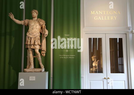 Die Triumphe von Caesar, Mantegna Galerie, Hampton Court Palace, East Molesey, Surrey, England, Großbritannien, USA, UK, Europa Stockfoto