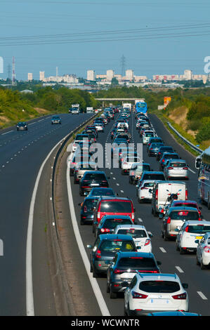 Frankreich, Orleans, Autobahn A 10, Sonntag 25/8/19 im Westen der Stadt, recurent Stau an der Rückkehr der Sommerferien Stockfoto