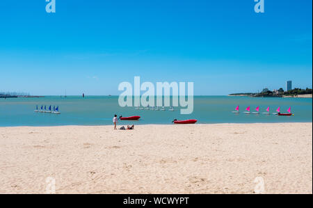 La Rochelle, Frankreich - 13. Mai, 2019: Der Strand La Plage de Concurrence in La Rochelle, Frankreich Stockfoto