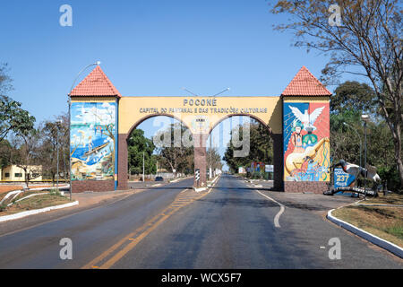 Pocone, Mato Grosso/Brasilien - 10. August 2018: Gateway auf der Transpantaneira im Pantanal, Pocone, Mato Grosso, Brasilien, Südamerika. Stockfoto