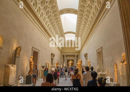 Ausstellung der griechischen Kunst des Fünften und des frühen vierten Jahrhundert v. Chr. im Metropolitan Museum of Art der Met ist die größte Kunst Museum. Stockfoto