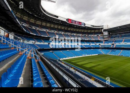 MADRID, Spanien - 25. MÄRZ 2018: die Tribünen der Königlichen Stadion von Real Madrid Football Club. Stockfoto