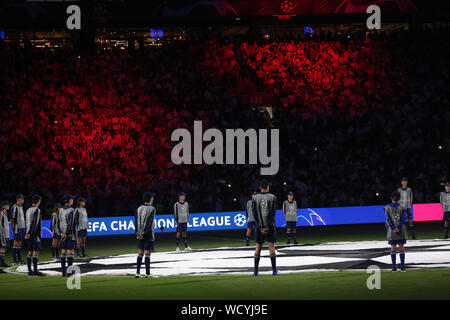 Amsterdam, Niederlande. 28 August, 2019. Ajax Fans während der zweiten Etappe der 2019/20 der UEFA Champions League Finale Qualifikationsrunde Befestigung zwischen AFC Ajax (Niederlande) und Apoel FC (Zypern) an Johan Cruijff ArenA. Credit: Federico Guerra Maranesi/ZUMA Draht/Alamy leben Nachrichten Stockfoto