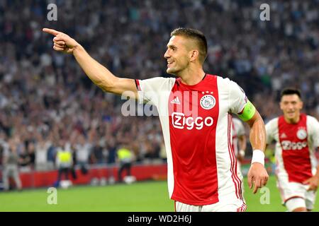 Amsterdam, Niederlande. 28 Aug, 2019. Dusan Tadic (Ajax) Ergebnisse 2-0 für Ajax während der UEFA Champions League Play-offs 2. bein Ajax-Apoel am 28. August 2019 in Amsterdam, Niederlande. (Foto von Sander Chamid/SCS/AFL0 (HOLLAND) Quelle: Lba Co.Ltd./Alamy leben Nachrichten Stockfoto