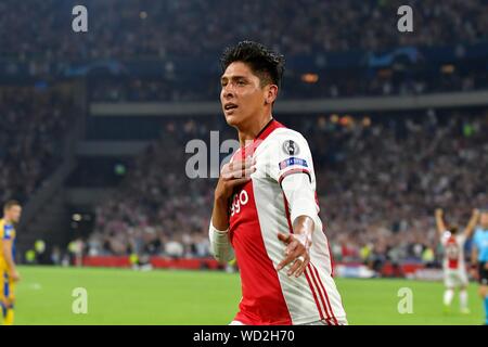 Amsterdam, Niederlande. 28 Aug, 2019. Edson Alvarez (Ajax) Kerben 1-0 während der UEFA Champions League Play-offs 2. bein Ajax-Apoel am 28. August 2019 in Amsterdam, Niederlande. (Foto von Sander Chamid/SCS/AFL0 (HOLLAND) Quelle: Lba Co.Ltd./Alamy leben Nachrichten Stockfoto