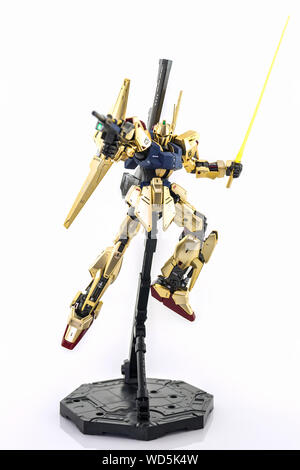 Bangkok, Thailand - 17. Juli 2016: Gundam scale Modelle aus Kunststoff auf weißem Hintergrund. Stockfoto