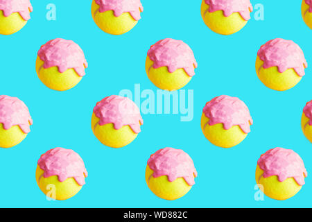 Tennis ball Pattern mit rosa Farbe - Eis Imitation - auf Pastell türkis Abstrakt Hintergrund Stockfoto