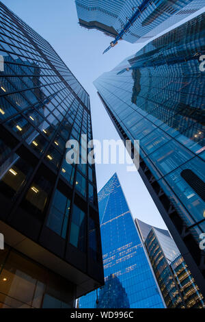 Moderne Wolkenkratzer in der City von London Stockfoto