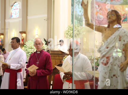 Negombo, Sri Lanka. 29 Aug, 2019. Der Erzbischof von Canterbury Justin Welby liefert eine Rede zum Gedenken an die Opfer der Ostersonntag Angriffe in St. Sebastian Kirche in Katuwapitiya Dorf, Negombo, Sri Lanka, August. 29., 2019. Credit: Pradeep Dambarage/ZUMA Draht/Alamy leben Nachrichten Stockfoto