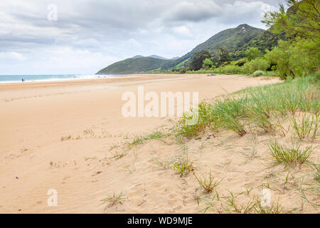 Trengandin Beach in der Nähe von Dorf Noja, Kantabrien, Spanien Stockfoto