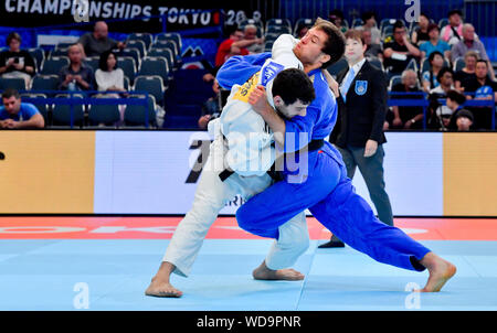 Tokio, Japan. 29 Aug, 2019. Tschechische judoka Jiri Petr (rechts) und MAMMADALI MEHDIYEV von Aserbaidschan in Aktion bei einem Match für Männer - 90 kg Klasse in World Judo Meisterschaften in Tokio, Japan, 29. August 2019. Quelle: Vit Simanek/CTK Photo/Alamy leben Nachrichten Stockfoto