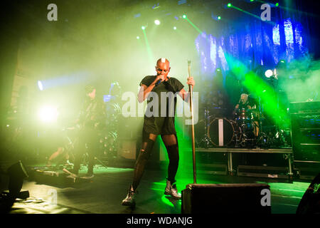 Cambridge, Ukraine. 28 Aug, 2019. Deborah Anne Dyer, der Name des Skin von Skunk Anansie Rock Band führt auf der Bühne des Cambridge, Corn Exchange in Großbritannien leben bekannt. Credit: SOPA Images Limited/Alamy leben Nachrichten Stockfoto