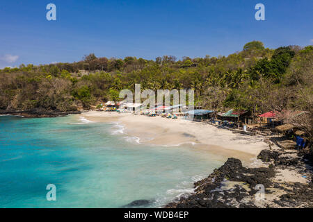 Atemberaubende Aussicht auf die Bias Tugel Beach in der Nähe von Padang Bai in Bali, Indonesien Stockfoto