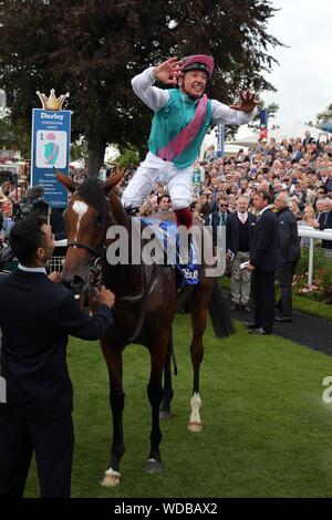 Aktivieren Sie GERITTEN von Frankie Dettori gewinnt, DARLEY YORKSHIRE OAKS, 2019 Stockfoto