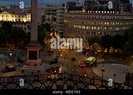 London, Großbritannien, 31. Juli, 2019 Blick auf den Trafalgar Square an einem warmen Sommerabend Stockfoto