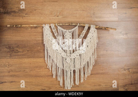 Handgefertigte macrame Wandbild an der Wand hängen Stockfoto