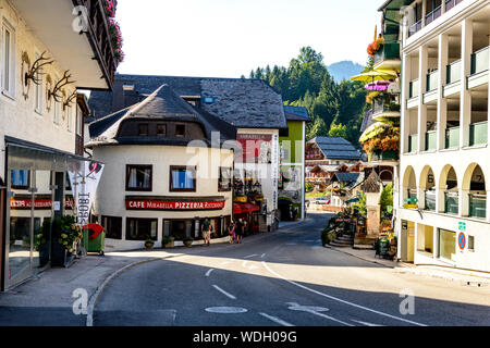 23 Juli 2019: Schöne bunte Haus italienisches Cafe pizzeria Mirabella in Sankt Wolfgang im Salzkammergut am Wolfgangsee. Österreich, Salzburg Stockfoto