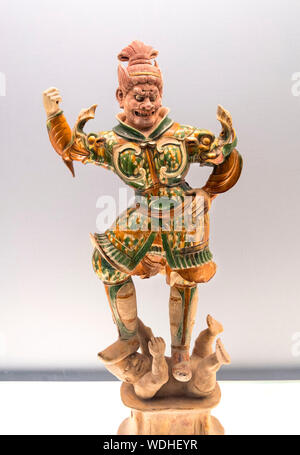 Polychrom glasierte Keramik Statue der himmlischen Wächter, Tang-dynastie (619-907 AD) Stockfoto