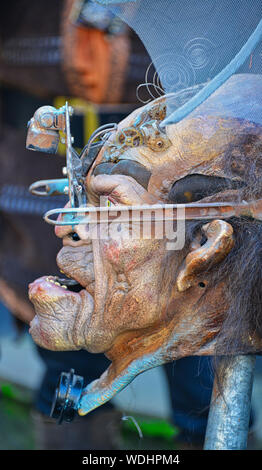 Steampunk kostüm Kunst, Industrie Zubehör, Karneval Maske, Science-fiction, post-apokalyptischen, Lincoln Asyl Festival August 2019, Großbritannien Stockfoto