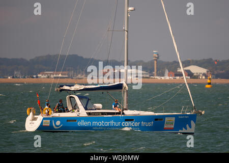 Ellen MacArthur, Krebs, Vertrauen, Yacht, Kinder, Kids, Segeln, yachting, Vertrauen, Gebäude, Team, Recovery, Rennen, Cowes, Isle of Wight, England, Vereinigtes Königreich, Stockfoto