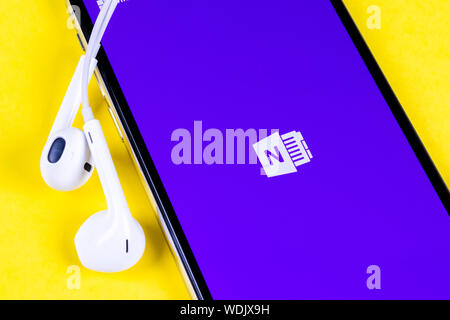 Helsinki, Finnland, 4. Mai 2019: Microsoft OneNote office Symbol auf Apple iPhone X-close-up. Microsoft eine Note App Symbol. Microsoft Auf Stockfoto
