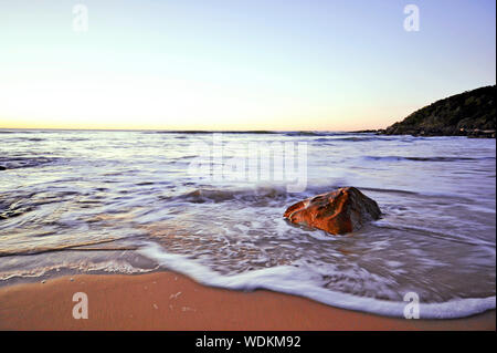 Coolum Beach Cove Sunrise QLD Australien Stockfoto