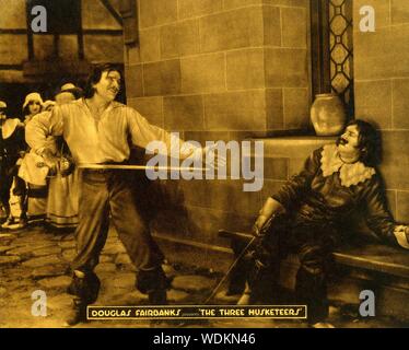 DOUGLAS FAIRBANKS SR als D'Artagnan in DIE DREI MUSKETIERE Direktor 1921 Fred Niblo Roman Alexandre Dumas Stummfilm Douglas Fairbanks Bilder/United Artists Stockfoto