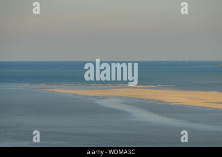 Klettern die Flut auf dem Mont Saint Michel im Herbst. Stockfoto