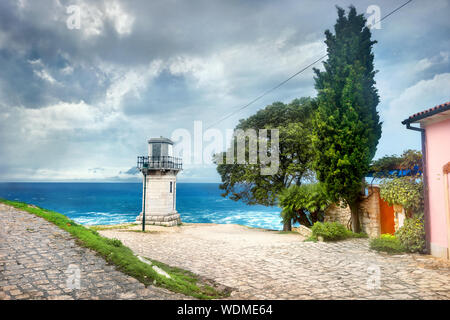 Landschaft mit alten Leuchtturm in Rovinj. Istrien, Kroatien Stockfoto