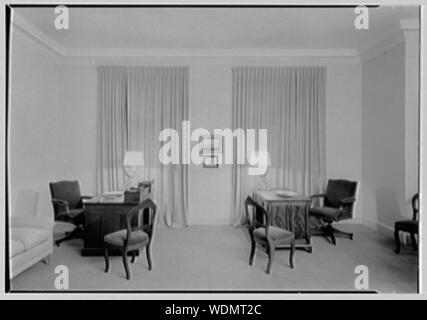 Gourielli Apotheke, 16 E. 55th St., New York City. Abstract / Medium: Gottscho-Schleisner Sammlung Stockfoto