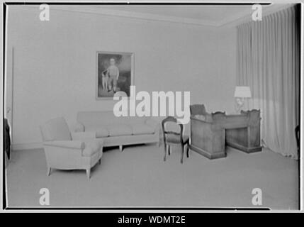Gourielli Apotheke, 16 E. 55th St., New York City. Abstract / Medium: Gottscho-Schleisner Sammlung Stockfoto
