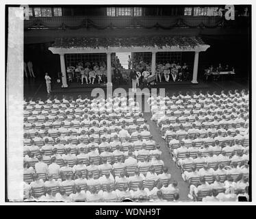 Graduierung in Annapolis, 6/3/25 Abstract / Medium: 1 Negativ: Glas 4 x 5 in. oder kleiner Stockfoto