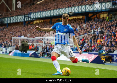 Das Ibrox Stadium, Glasgow, UK. 29 Aug, 2019. Rangers spielte die polnische Mannschaft Legia Warschau an Ibrox Stadion in einem Play-off in der 2. Etappe der Europa League. Das Spiel, das Rangers gewann 1 - 0 mit dem Tor durch Alfredo Morelos hatte Buchungen, Fackeln durch die polnischen Fans und hatte für die mangelnde Sichtbarkeit von Rauch verursacht wurde gestoppt. Credit: Findlay/Alamy leben Nachrichten Stockfoto