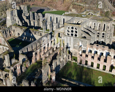 Luftaufnahme der Abtei von Villers Ruinen, eine ehemalige Zisterzienserabtei in der Nähe von Villers-la-Ville in der Provinz Brabant in der Wallonie, Belgien Stockfoto