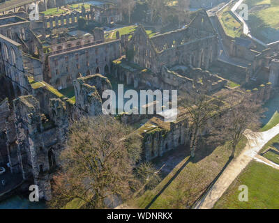 Luftaufnahme der Abtei von Villers Ruinen, eine ehemalige Zisterzienserabtei in der Nähe von Villers-la-Ville in der Provinz Brabant in der Wallonie, Belgien Stockfoto