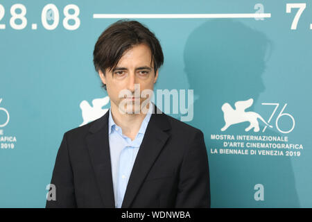 Venedig, Italien. 29 Aug, 2019. Regisseur Noah Baumbach betreut ein Fotoshooting für den Film "Ehe Geschichte" während der 76. Internationalen Filmfestspielen von Venedig in Venedig, Italien, am 12.08.29., 2019. Credit: Cheng Tingting/Xinhua/Alamy leben Nachrichten Stockfoto