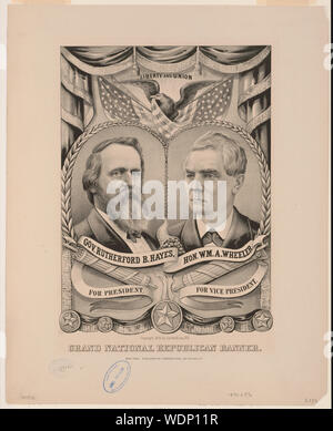 Grand National Republican banner Abstract: Drucken zeigt eine Kampagne Banner für die 1876 republikanischer Ticket. Büste Porträts von Ohio Regler Rutherford B. Hayes und William A. Wheeler sind mit Lorbeer Kranz eingerahmt. Über ihnen hängen Girlanden der Tuchfabrik mit Quasten. Ein Weißkopfseeadler ruht auf der Oberseite des Porträts, durch vier amerikanische Flaggen flankiert, und hält eine der Flaggen im Schnabel. Über ihm die Worte Freiheit und Union erscheinen in eine Aureole von Licht. Zwischen den Porträts ist ein Füllhorn, und unter jedem von ihnen ein Bündel von FASCES. Eine ähnliche Banner wurde von Currier & Ives hergestellt w Stockfoto