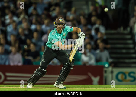 London, Großbritannien. 29 August, 2019. Die Buchsen schlagen für Surrey gegen Essex in der Vitalität T20 Blast Match am Kia Oval. David Rowe/Alamy leben Nachrichten Stockfoto