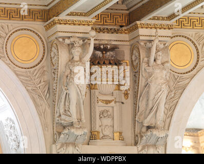 Große Halle. Detail der gekoppelten Skulpturen von Minerva Minerva des Friedens und des Krieges. Bibliothek des Kongresses Thomas Jefferson, Washington, D.C. Stockfoto